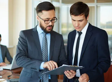 Provides expertise on legal matters and compliance. - 世界杯入口lijie
